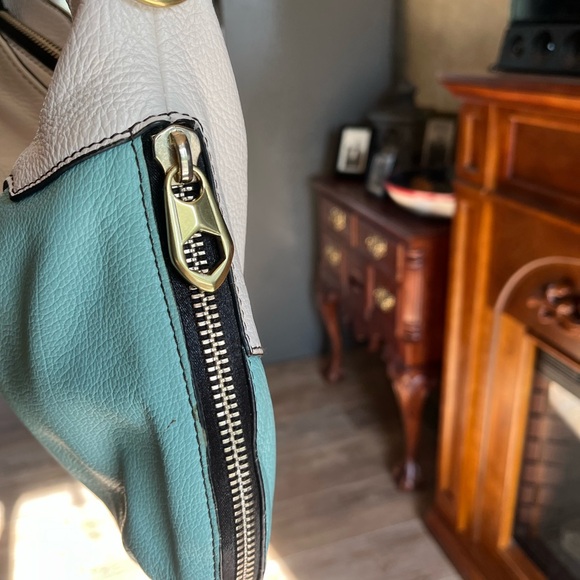 orYany Shoulder/Crossbody‎ Bag - Picture 4 of 16